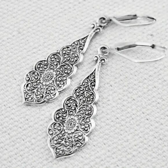Silver Dangle Etched Teardrop Earrings Vintage Style Drop Pendant Retro Filigree - Picture 3 of 6